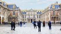 Paris-Versailles Roundtrip in a Van with tickets