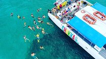 Catamaran Cruise with Dunns River Falls from Montego Bay 