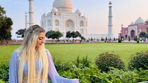 Taj Mahal Day Tour with Akbar Tomb from Delhi by Superfast Train