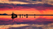 Spectacular Sunset and Stargazing in the Uyuni Salt Flat