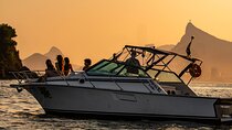 Sunset Boat Tour with Beer, Water, Soda and Snacks included