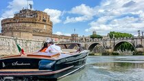 La Dolce Vita: Private Luxury Boat Ride in the Eternal City