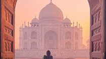 Taj Mahal same day luxurious Tour by Superfast Train from Delhi