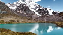 Trekking Through the 7 Lagoons of Ausangate