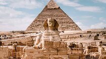 Hurghada: Cairo Day Trip Pyramids, Egyptian Museum & Lunch