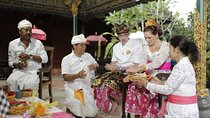 Balinese Couple or Family Celebration with Multilingual Guide
