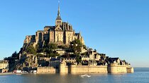 Private Mont Saint-Michel, Honfleur Trip from Paris by Mercedes