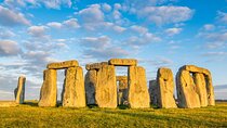 Private Full-Day Tour: London to Cotswolds, Bath & Stonehenge
