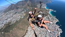 Tandem Paragliding in Cape Town with views of Table Mountain