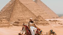 Full-Day Private Tour Giza Pyramids Egyptian Museum Bazaars