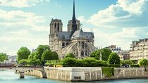 Paris Notre Dame Cathedral & lle de la Cite Walking Tour