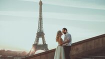 Romantic Photoshoot Love at Trocadéro Gardens