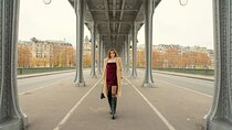 Photoshoot at Bir-Hakeim View: Iconic Parisian Perspectives