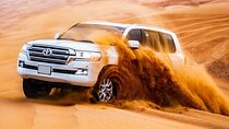 Dubai Desert Safari Dune Bashing BBQ Dinner and Live Shows
