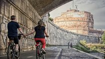 Rome from the Tiber: cycling tour through history and beauty
