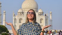 From Delhi : Sunrise Taj Mahal & Agra Fort Day Tour by Car.