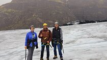 Private South Coast Guided Day Tour with Glacier Walk