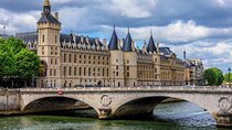 3in1 Notre Dame Tour plus Boat Cruise and Eiffel Tower History