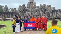 Angkor Wat Guided Tour with Ticket and Transportation