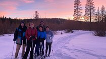 Lake Tahoe: Sunset Snowshoe Trek with Hot Drinks and Snacks