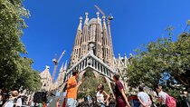 Barcelona Highlights Bike/eBike Tour with a Local Guide