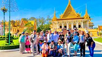 Phnom Penh Full Day City Tour, Breakfast & Lunch by Tuk-Tuk 