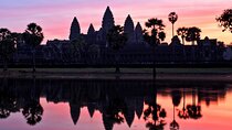 Private Sunrise Angkor Wat Tour with pickup from your hotel