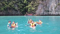 Private Sunrise Tour to Phi Phi Island