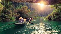 Ninh Binh: Hoa Lu, Trang An/Tam Coc and Mua Caves Hiking Day Trip