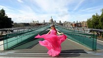 Captivating Moments at Millennium Bridge Professional Photoshoot