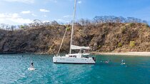 Costa Rica Catamaran: Private Morning Tour with Snorkel & Drinks