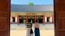 Gyeongbokgung Unveiled: A Tour with an Former Official Guide
