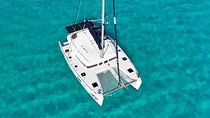 Private Catamaran Tour to Isla Mujeres 