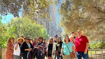 Best of Barcelona: Sagrada Familia & Park Guell Tour with Pick-up