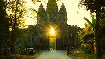 2-Day 'Angkor & Floating Village' Tour With Tour Guided