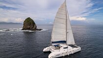 Catamaran sunset sailing papagayo gulf