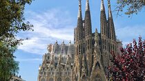 Sagrada Familia and Old Town Private Tour with Hotel Pick-up
