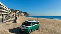 Stylish Electric ID Buzz Trip from Lisbon to Sesimbra with Lunch