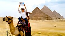 Private Cairo Day Tour: Pyramids, Egyptian Museum & Bazaar