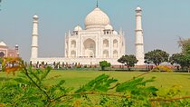 Sunrise Taj Mahal Agra Fort and Baby Taj Tour from Delhi