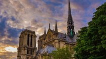 In the Heart of Paris Sainte Chapelle to Notre Dame - Small Group