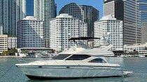 Miami Private Yacht cruise, enjoy the Biscayne bay luxury tours 