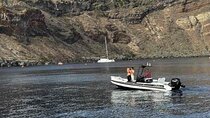 Island Tour and Private SpeedBoat Explore the Center of Santorini