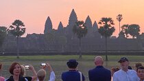 Angkor Wat Sunrise Shared Tour with Guide and Bus