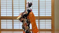 Kyoto: Meet the Geisha Maiko with Gion Walking Tour