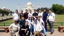 From Delhi: Taj Mahal Sunrise Private Day Trip with Transfers