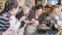 Lucca Walking Tour & Traditional Cooking Class with Wine