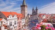 Private Car from Munich to Prague: Transfer with 2h Sightseeing