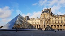 Guided Walking Tour in Paris