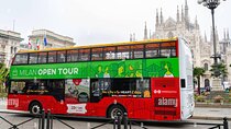 Tour of Milan by Open Bus and Typical Tastings